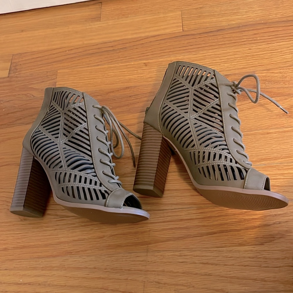 Delicious Olive Lace Boots with Heel